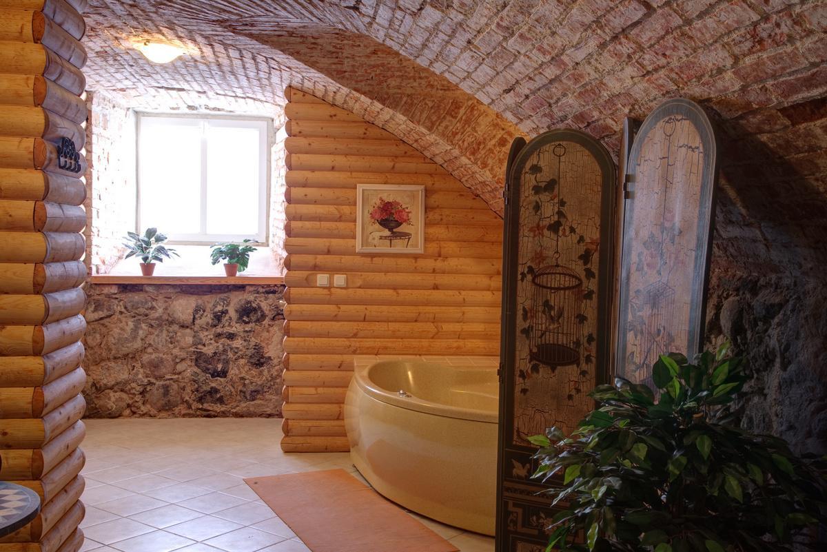 Hotel Grasu Pils Cesvaine Esterno foto